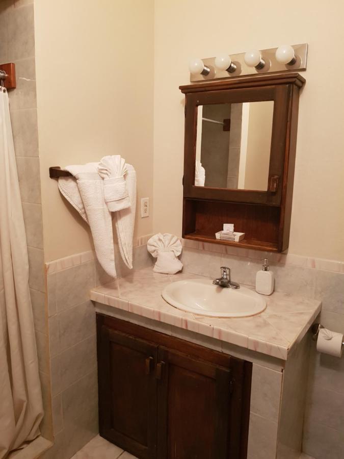 Wild Orchid Hotel Placencia Luaran gambar