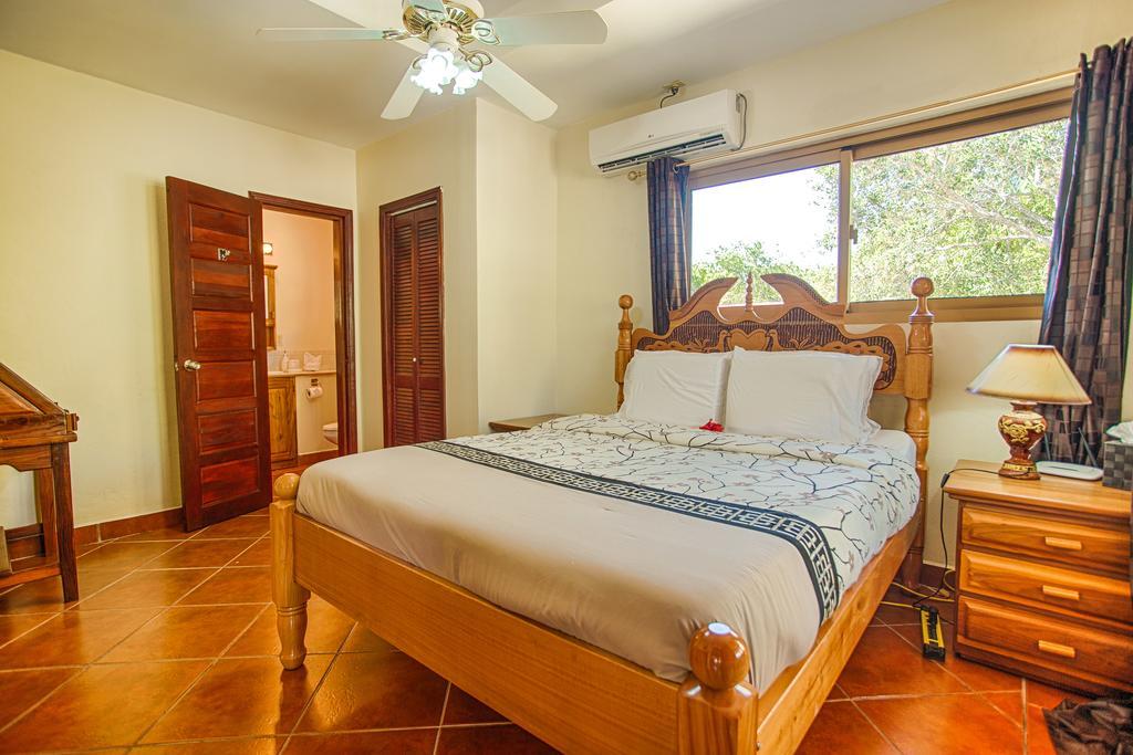 Wild Orchid Hotel Placencia Luaran gambar