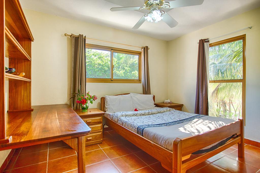 Wild Orchid Hotel Placencia Luaran gambar