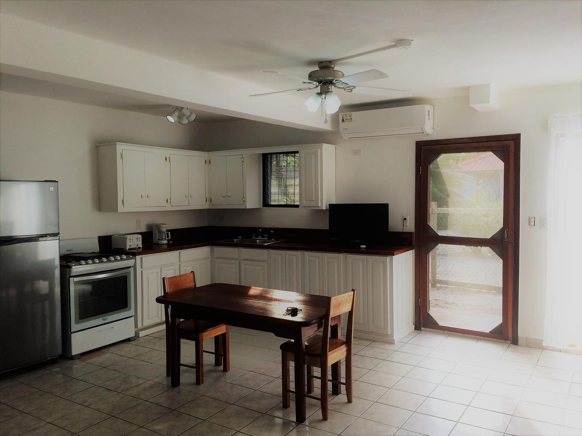 Wild Orchid Hotel Placencia Luaran gambar